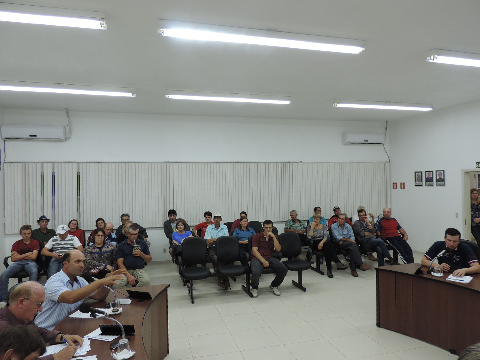 Comunidade da Localidade de Boa Vista, acompanha sessão ordinária do dia 03 de agosto de 2015.